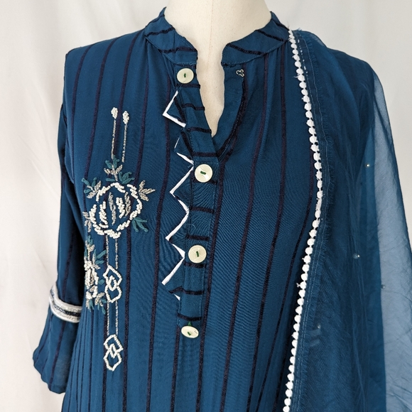 3 pc Indian Pakistani Kurti, Pant and dupatta - Picture 9 of 15